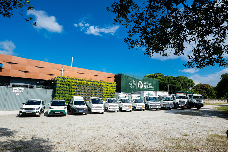 Frota própria - Veículos especializados e licenciados